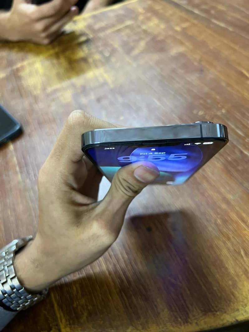 iPhone 13 Pro Max (Sim working) 5