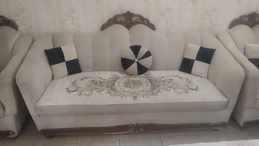 Branded sofa set in reasonable price o3o886749o8