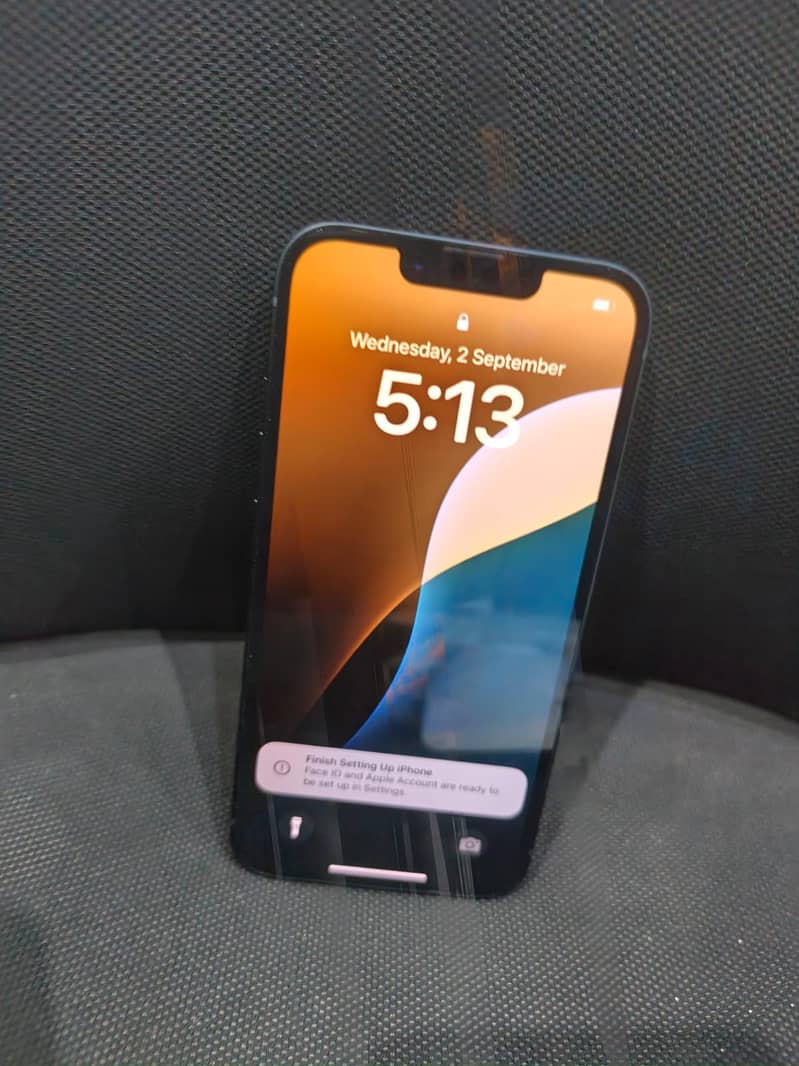 Apple iPhone 13 2