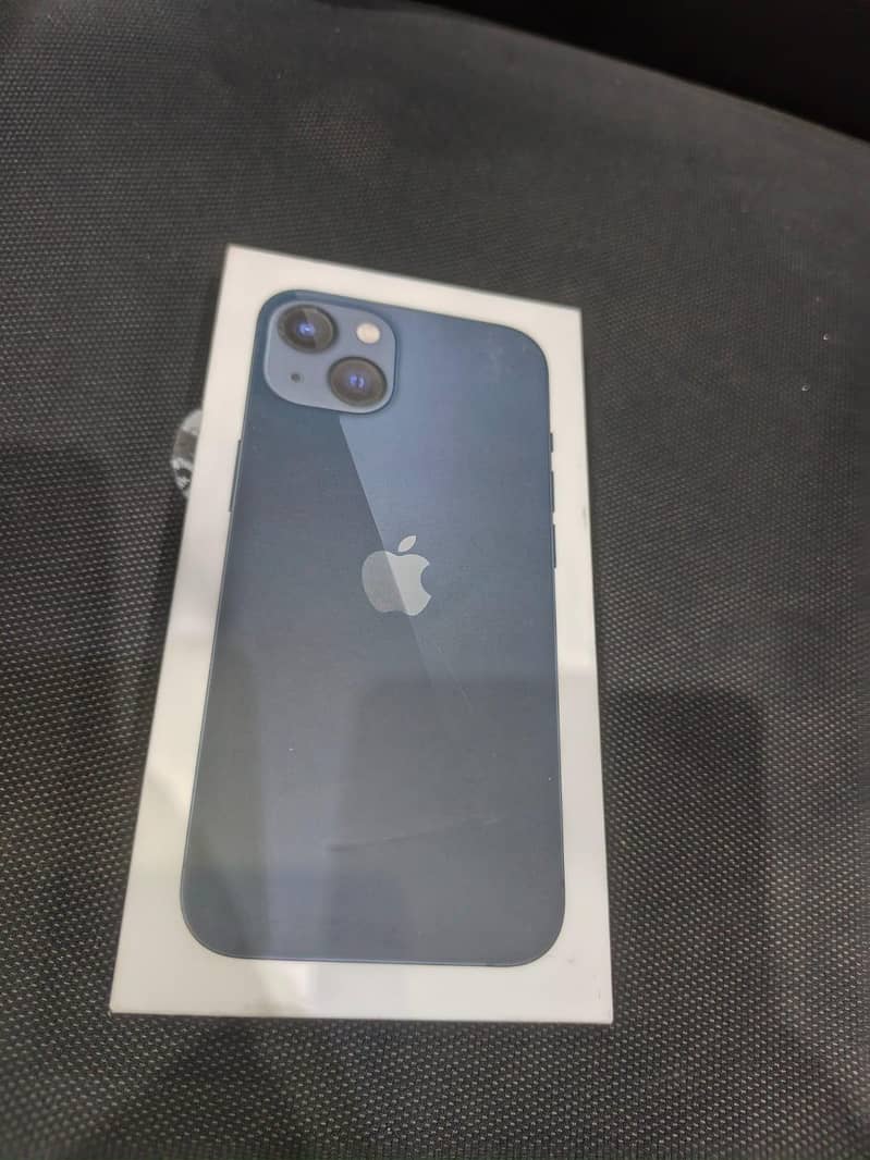 Apple iPhone 13 4