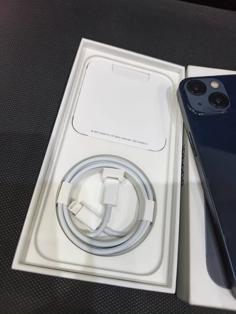 Apple iPhone 13 5
