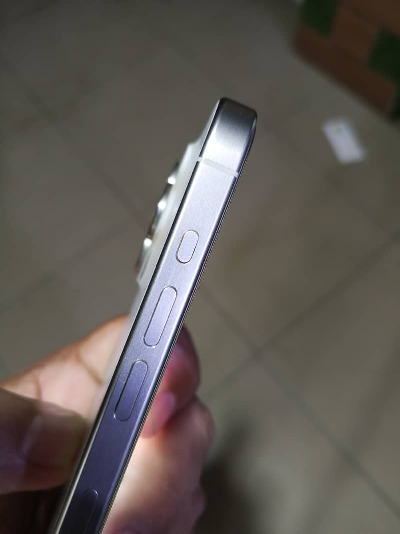 Apple iPhone 15 Pro 6