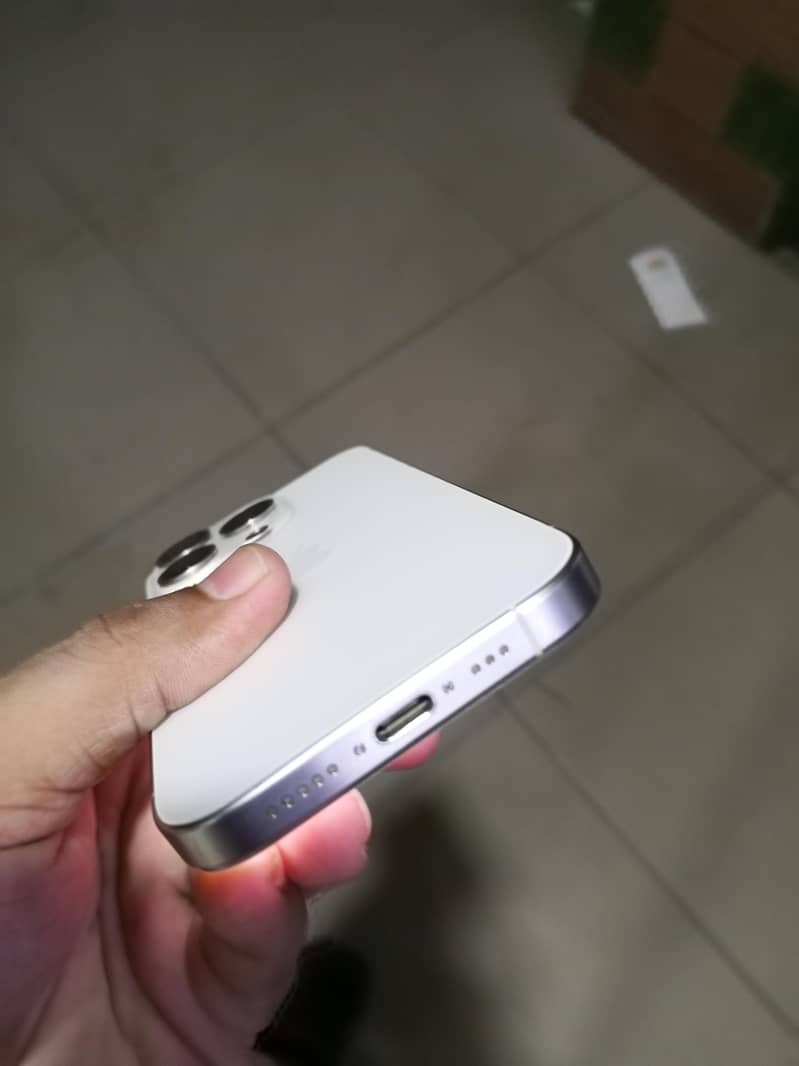 Apple iPhone 15 Pro 7