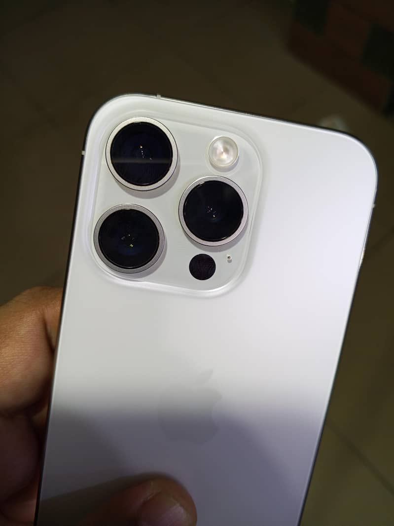 Apple iPhone 15 Pro 9