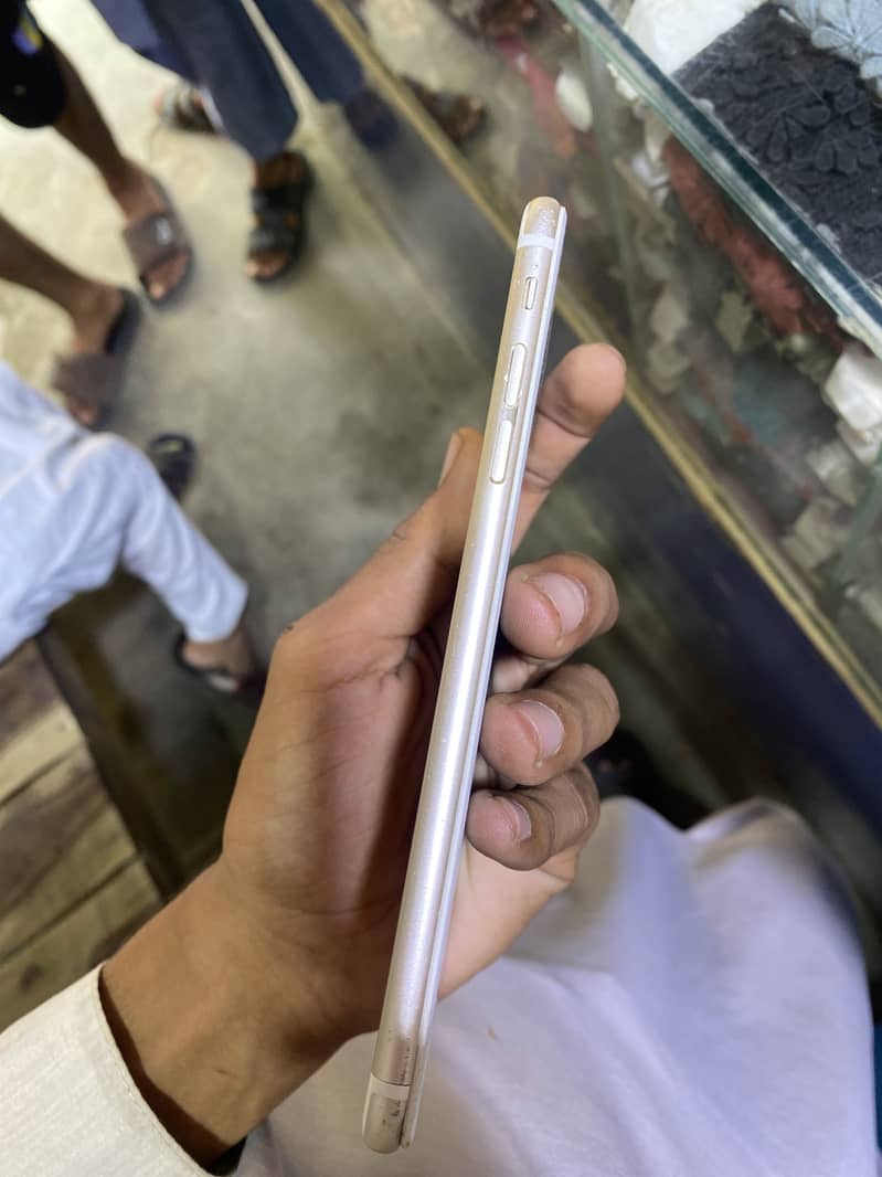 Apple iPhone 6 Plus 4