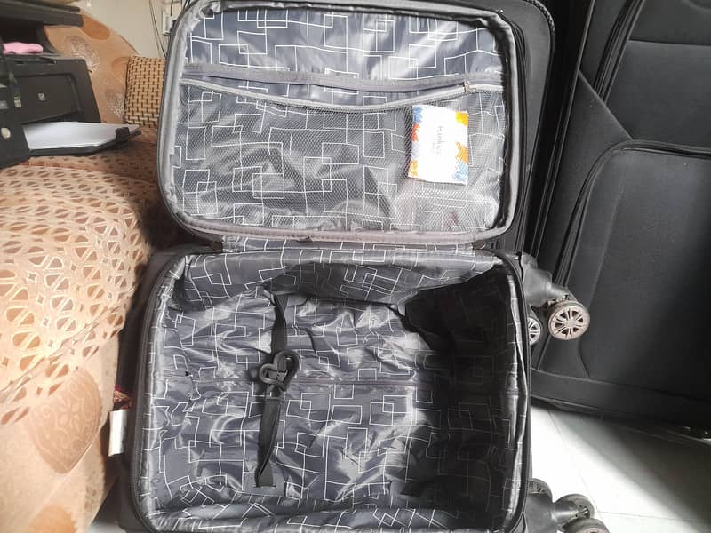 Suite Cases 8