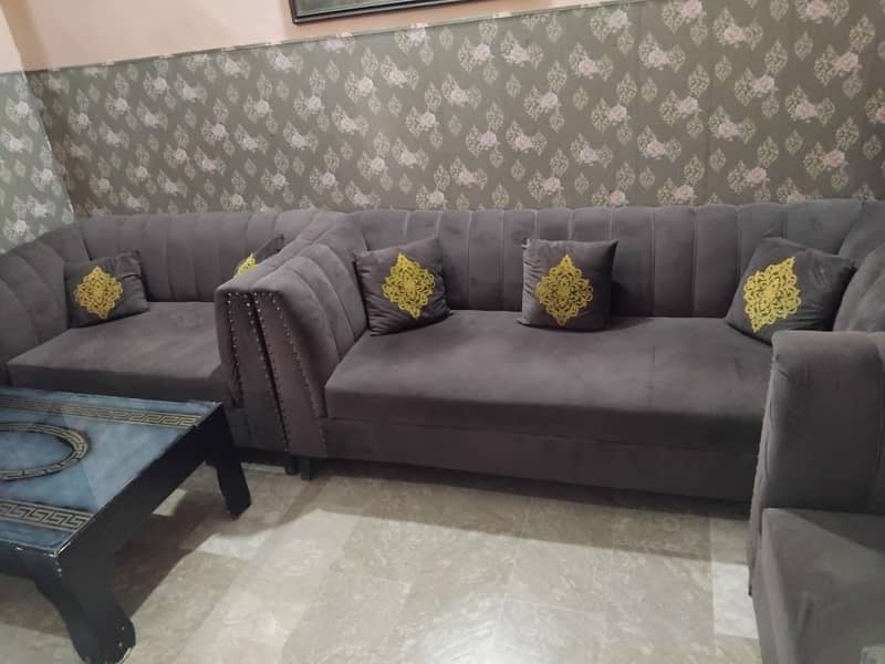 3-2-1 sofa set, 2 chairs & center Table 3