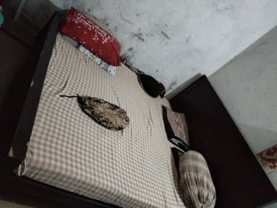 king bed