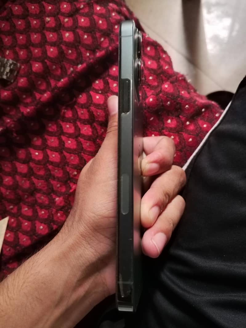 Apple iPhone 13 Pro Max 3