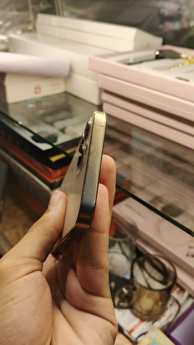 Apple iPhone 12 Pro 2