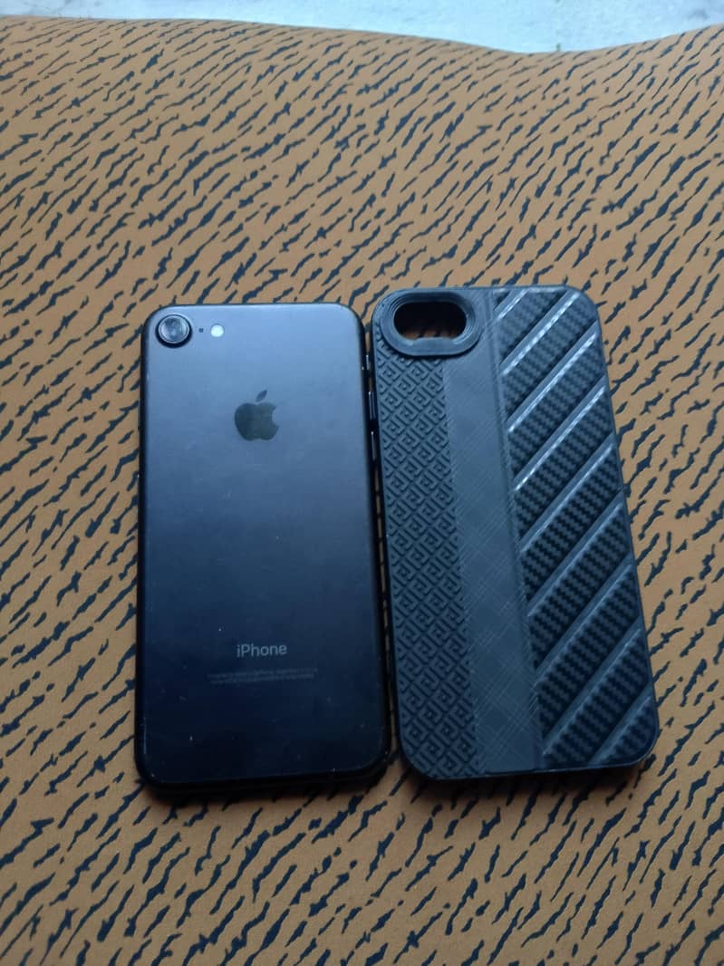 Apple iPhone 7 Plus 0