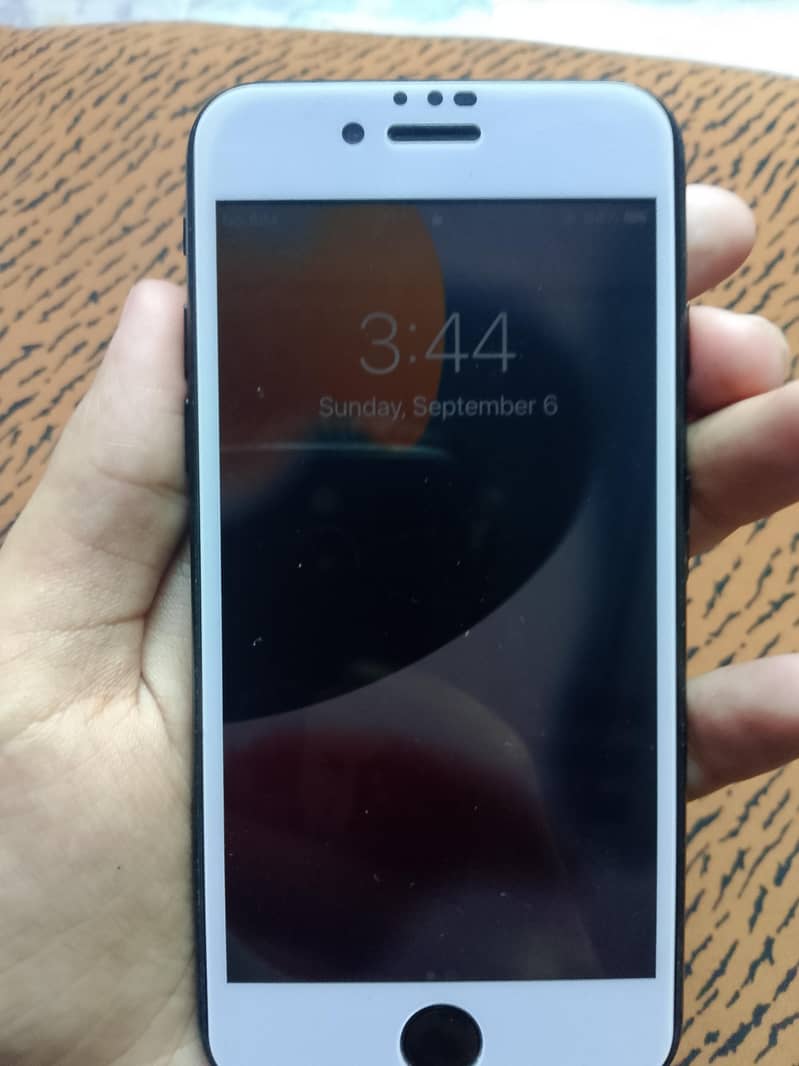 Apple iPhone 7 Plus 2