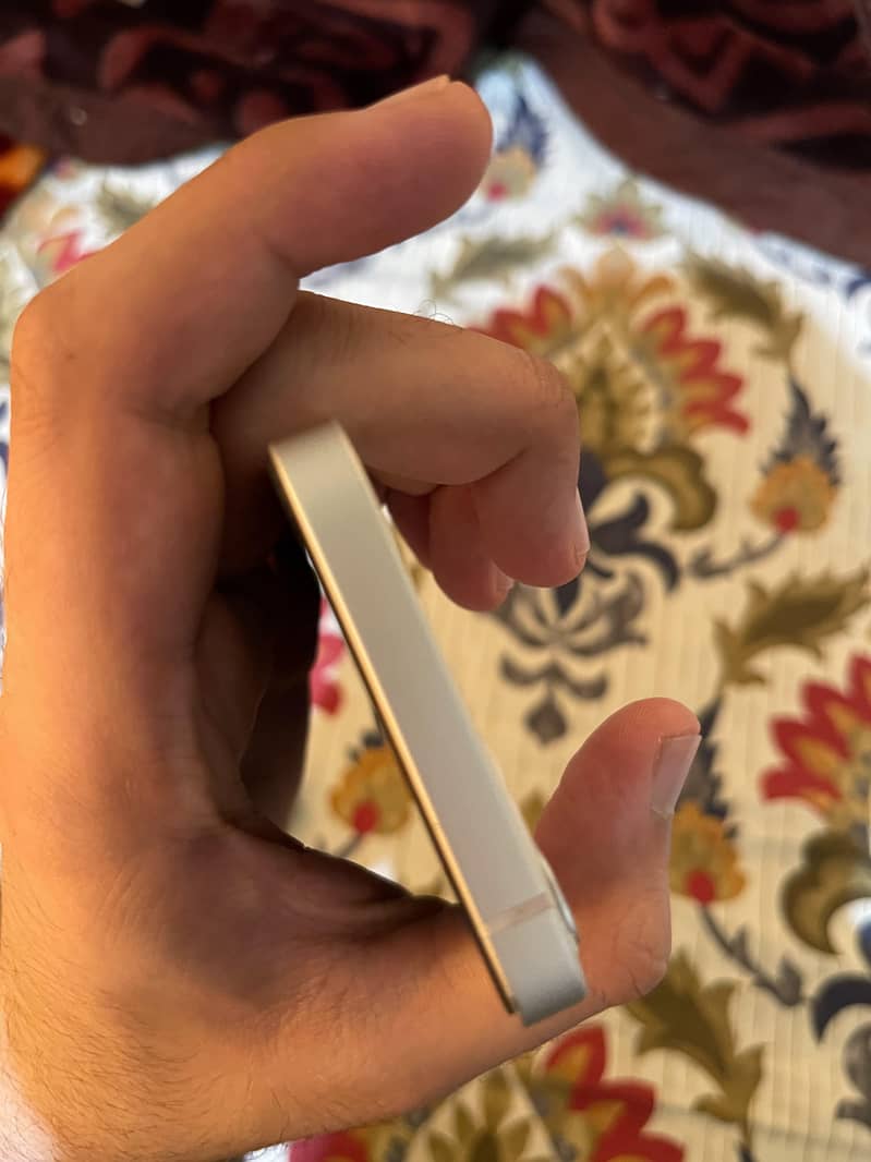 Apple iPhone 12 mini 7