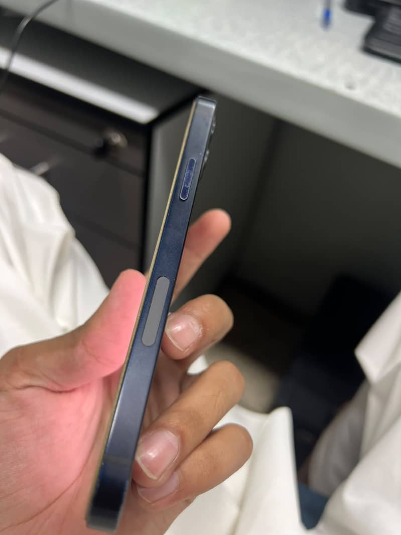 Apple iPhone 12 0