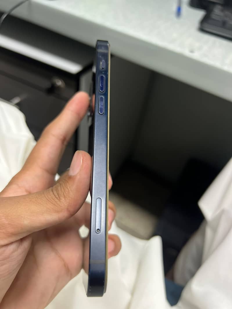Apple iPhone 12 5