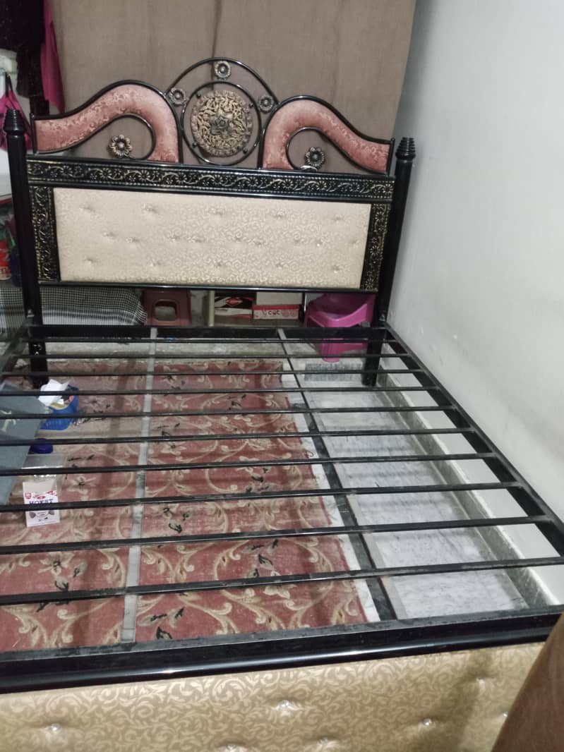 affordable bed/double bed 2