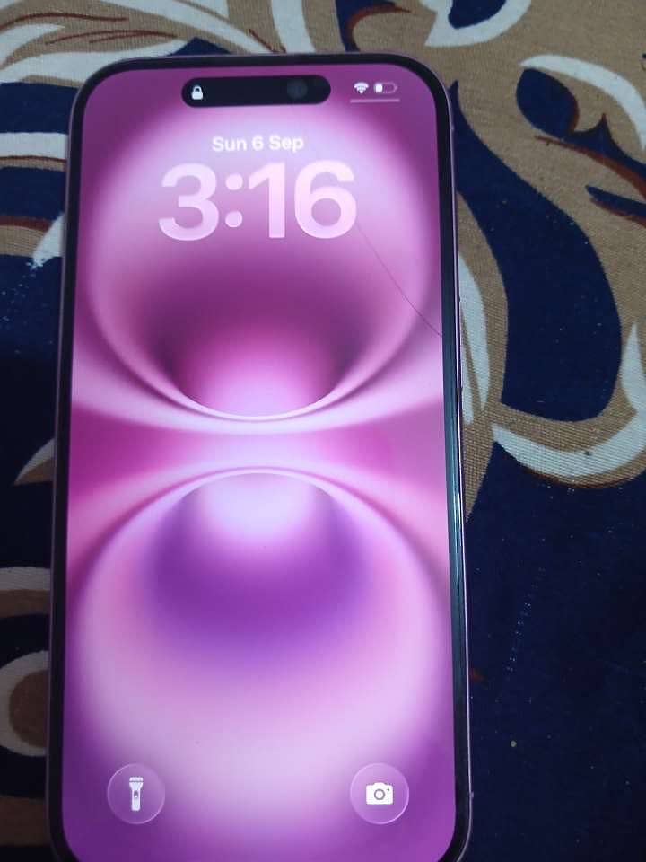 Apple iPhone 16 0