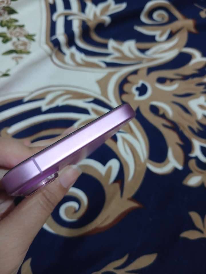 Apple iPhone 16 5