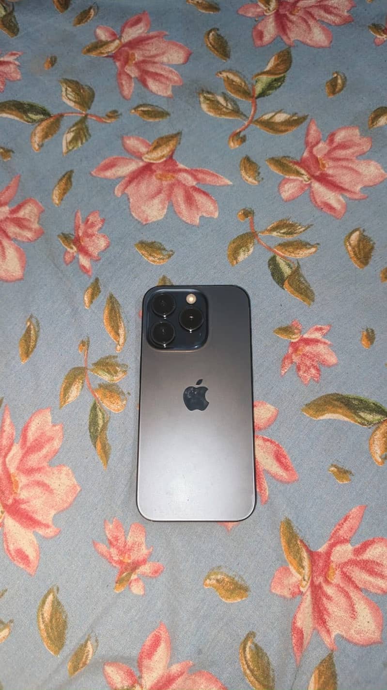Apple iPhone 15 Pro 4