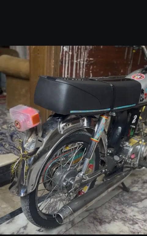 Dhoom 70 6