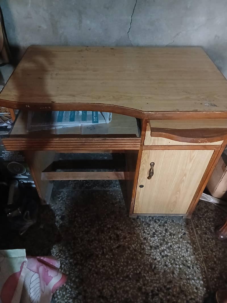 Executive Computer Table / Wooden Office Study Desk 1