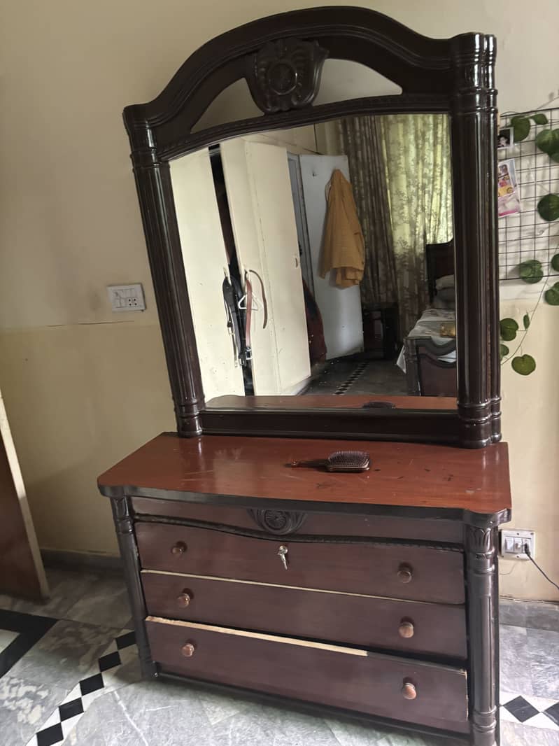 Dressing table 3