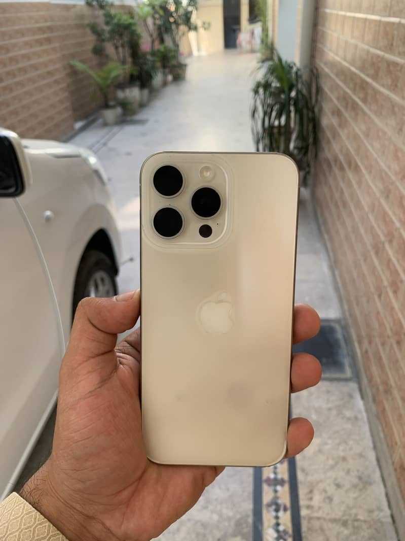 Apple iPhone 15 Pro Max 5