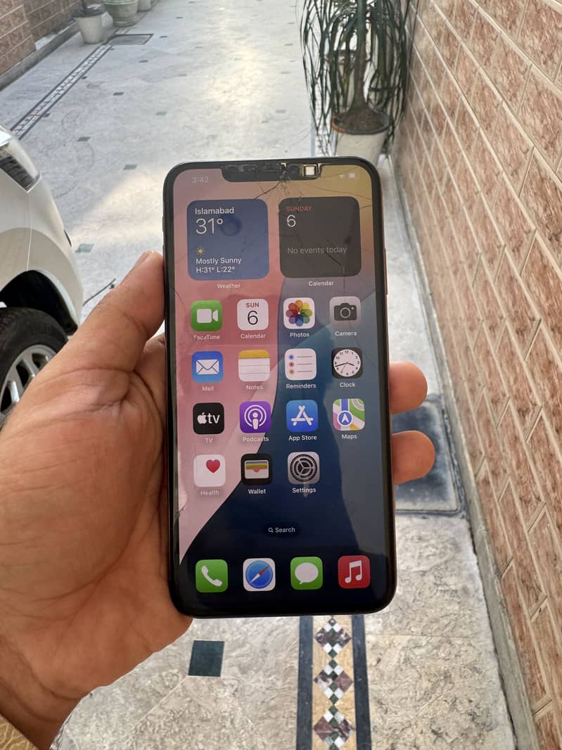 Apple iPhone XS Max 0