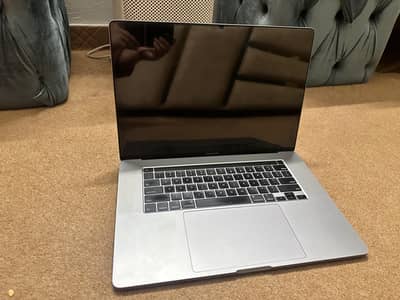 MacBook pro 2019 32gb ram 512gb storage
