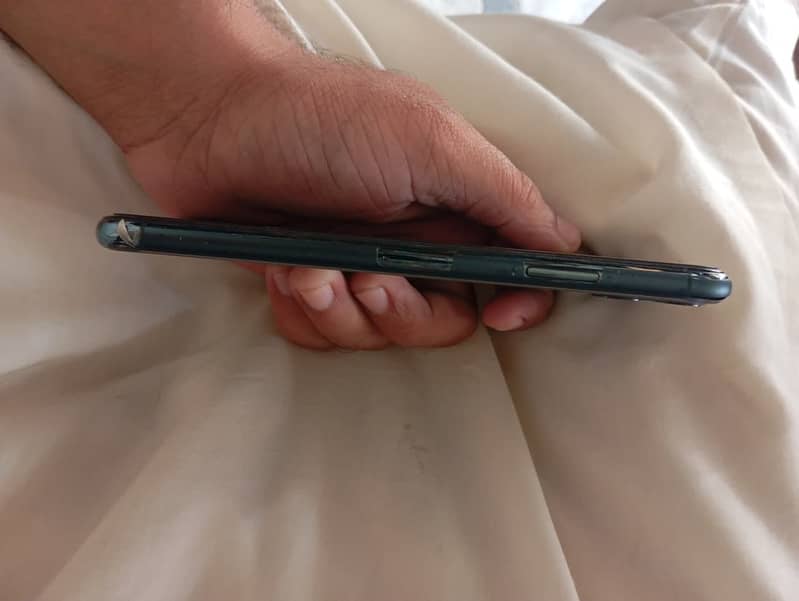 Apple iPhone 11 Pro Max 6
