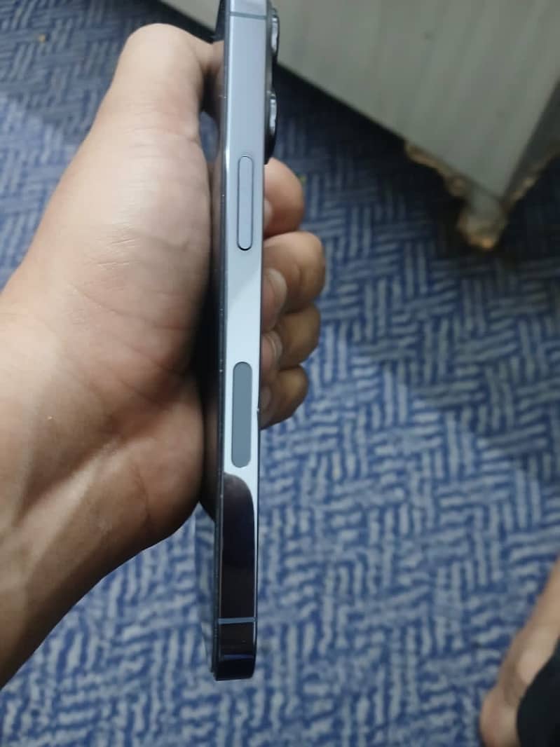 Apple iPhone 13 Pro 3