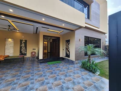 1 KANAL HOUSE FOR RENT Look Like A Brand New Type Available In Johertown Lahore