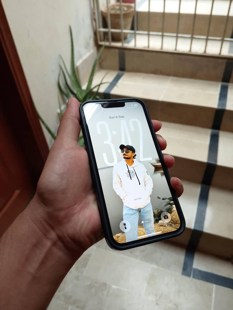 Apple iPhone 14 3