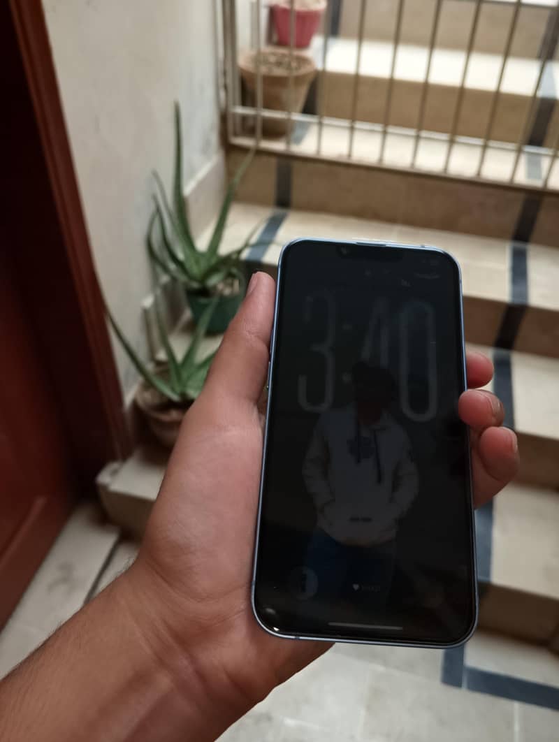 Apple iPhone 14 4