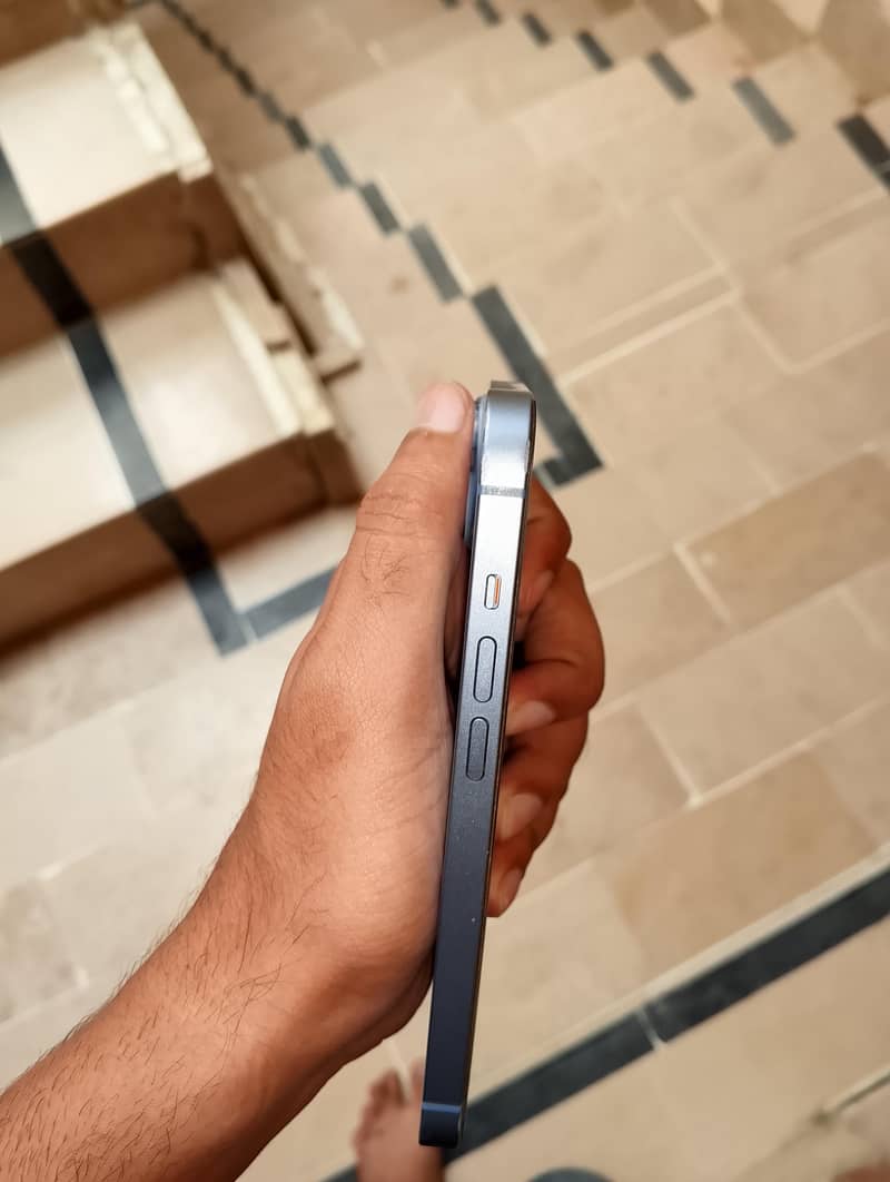 Apple iPhone 14 9