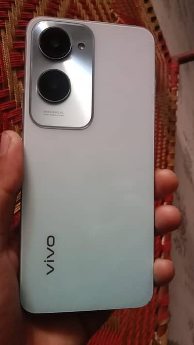 Vivo Y18