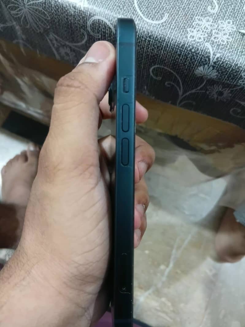 Apple iPhone 13 3
