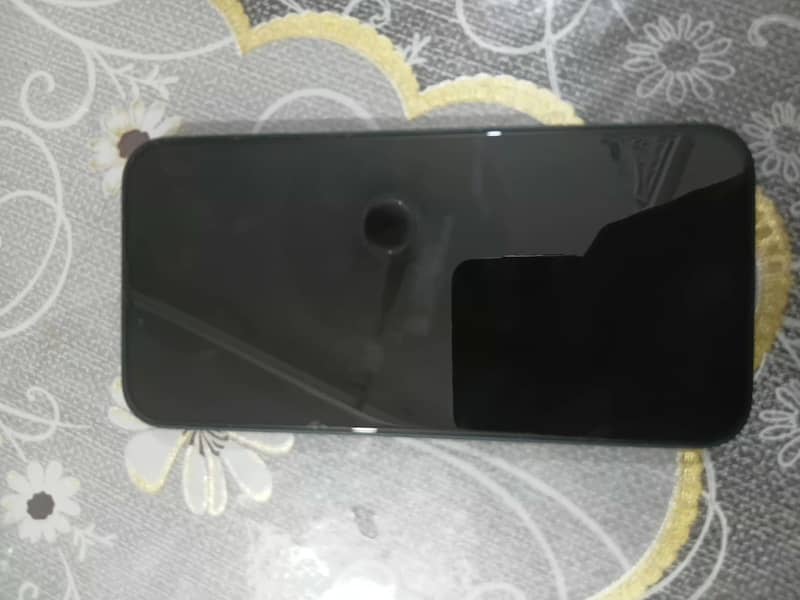 Apple iPhone 13 4
