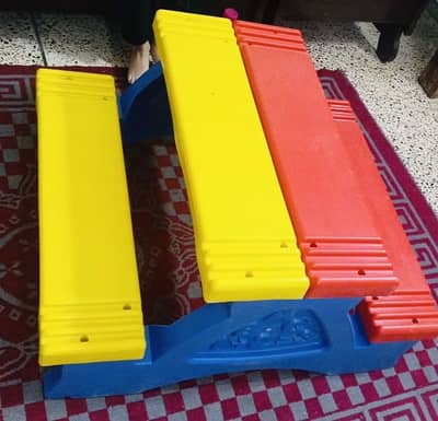 kids study and picnic table foldable datachable good condition
