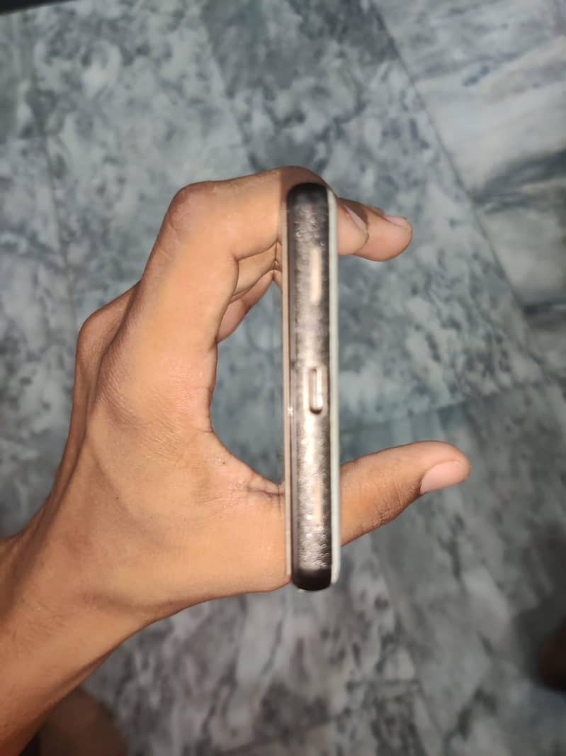Google Pixel 6a 4