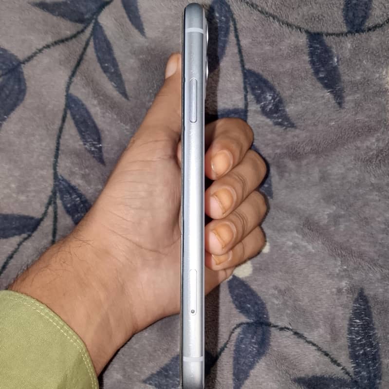 Apple iPhone 11 2
