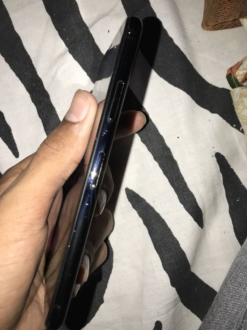 Apple iPhone XS 1