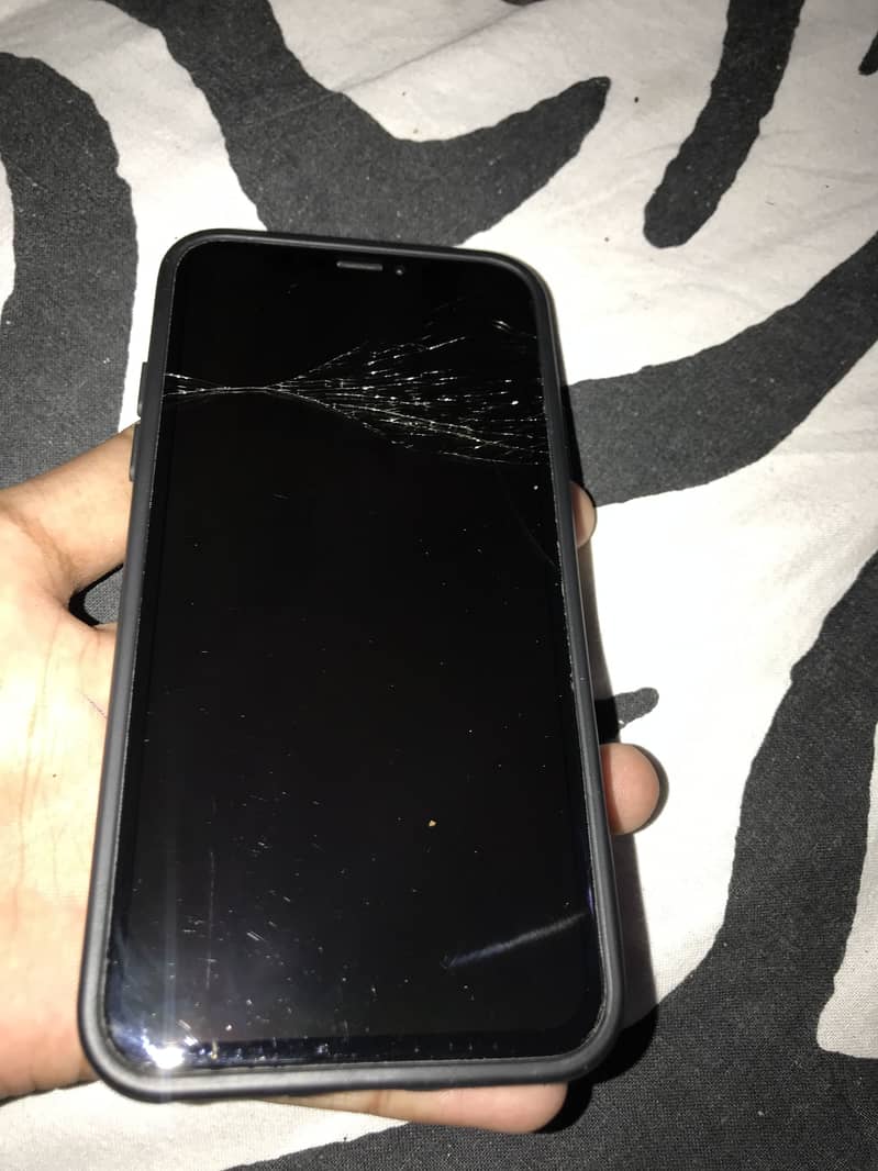 Apple iPhone XS 3