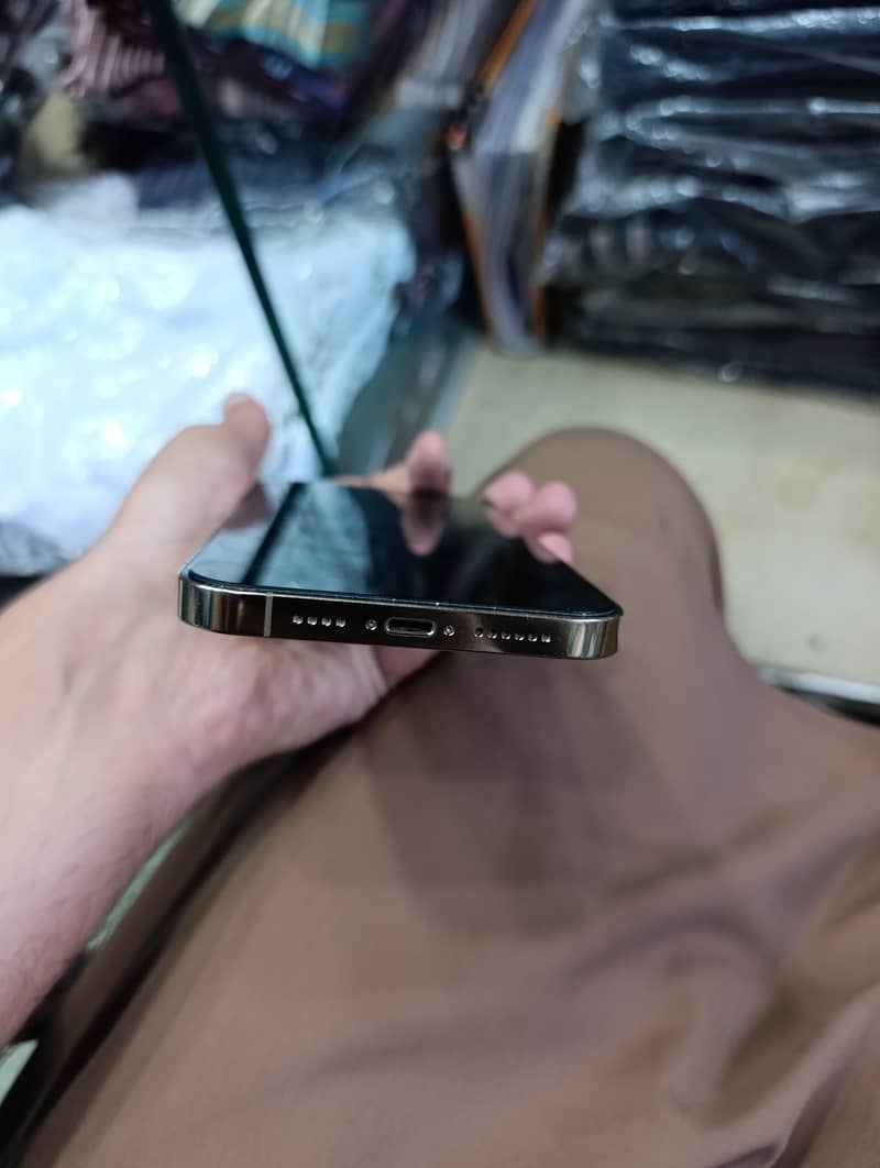 Apple iPhone 13 Pro Max 3