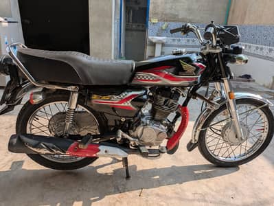 Honda CG 125 2024 Model Black – 9/10 Condition