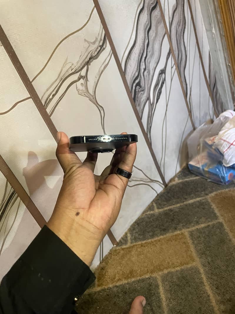 Apple iPhone 14 Pro Max 3