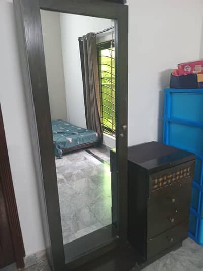 dressing table
