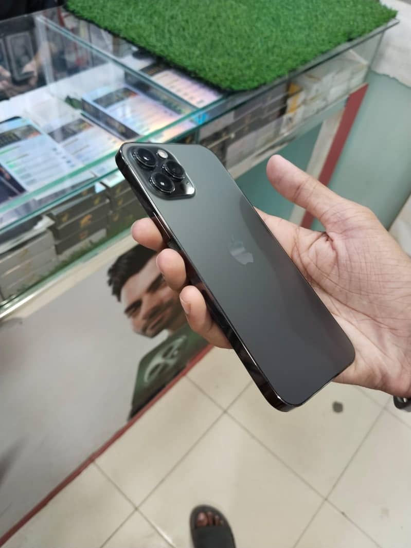 Apple iPhone 12 pro max 1