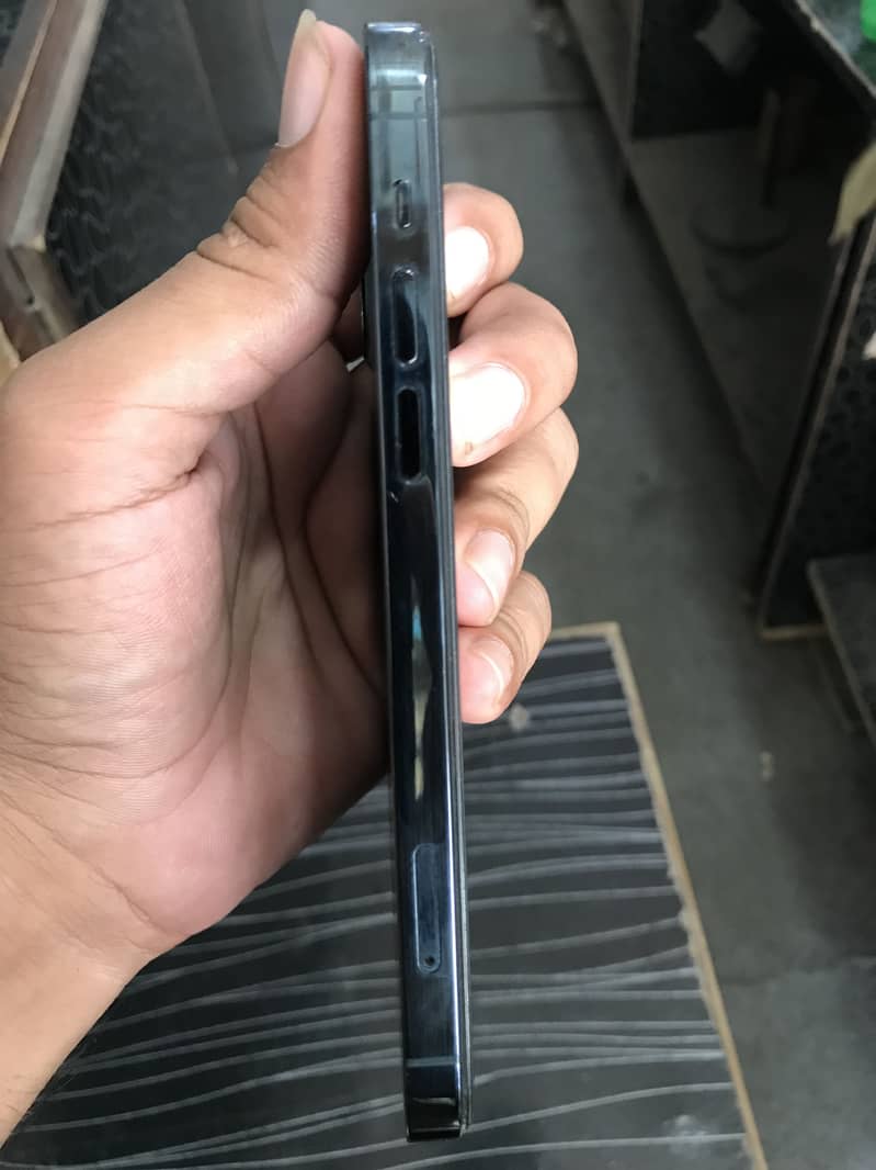 Apple iPhone 12 Pro 2