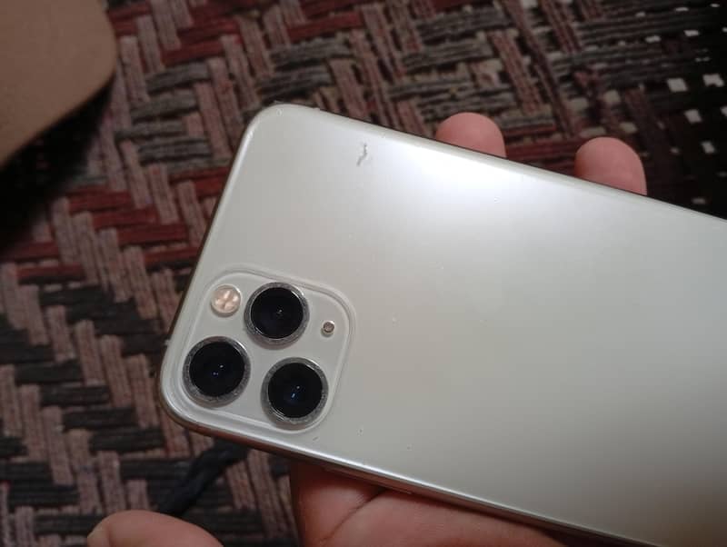 Apple iPhone 11 Pro 1